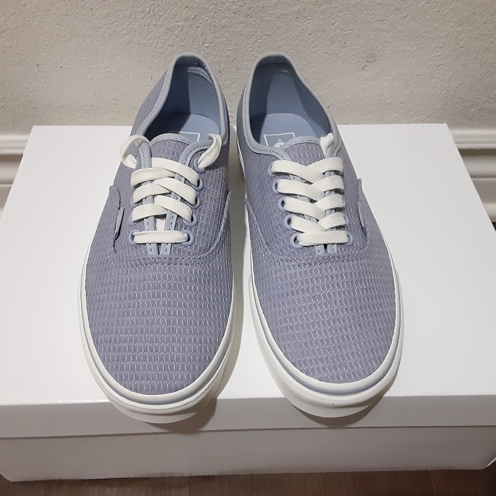 Vans - Picture 2 of 4